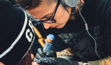 Mandy black'fox Bourgoin-Jallieu trash black work dot réalisme portrait animal mandala ornemental néotrad tattoo tatouage tatoueuse 